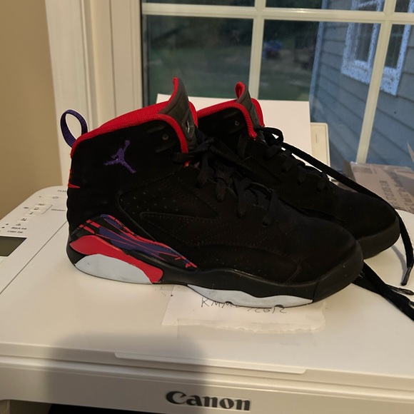 Jordan’s - Picture 1 of 6